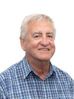 PETER LYONS