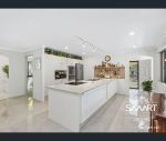 thumbnail-28-balfour-crescent-highland-park-qld-4211-8