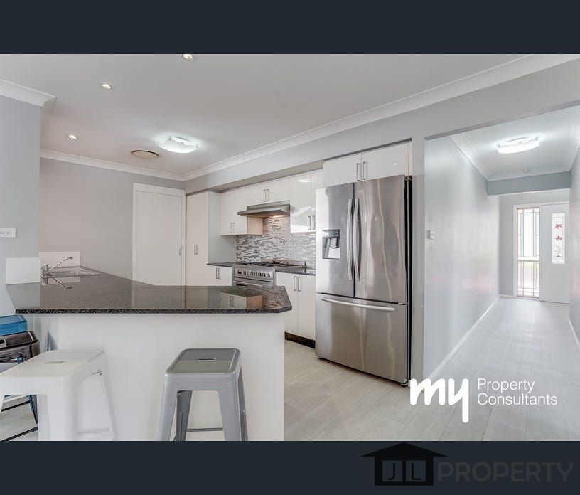 56 Fullerton Circuit, St Helens Park, NSW 2560