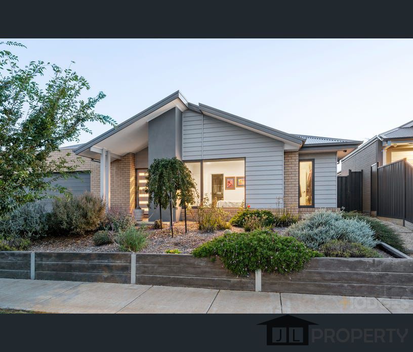 18 Findlay Avenue, St Leonards, Vic 3223