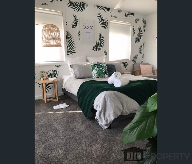 1 Birch Cres, Cowes, Vic 3922