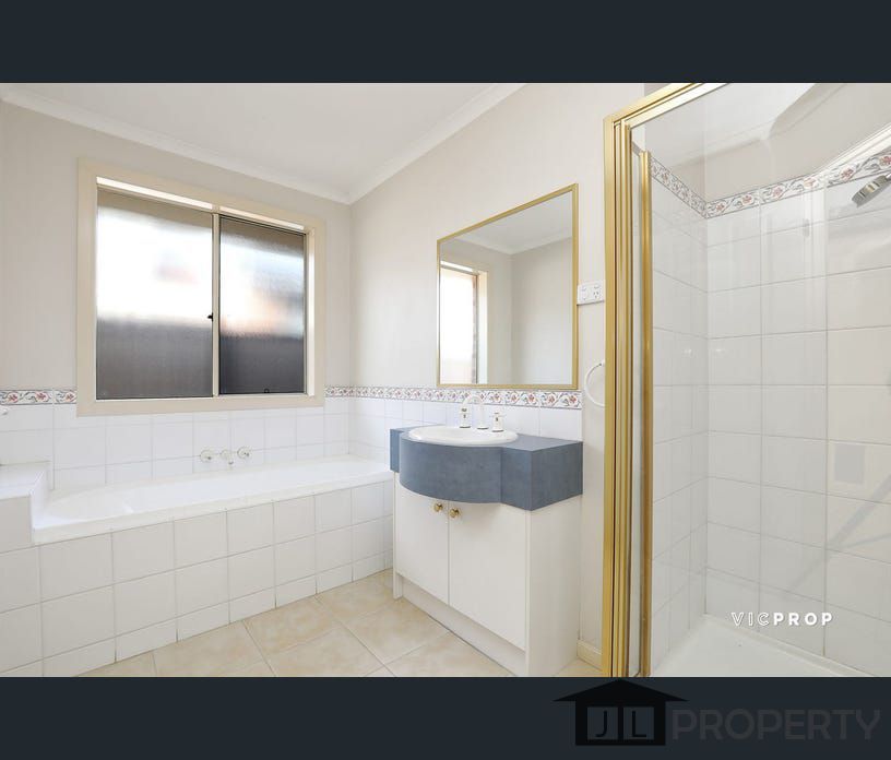 18 Portofino Crescent, Point Cook, Vic 3030