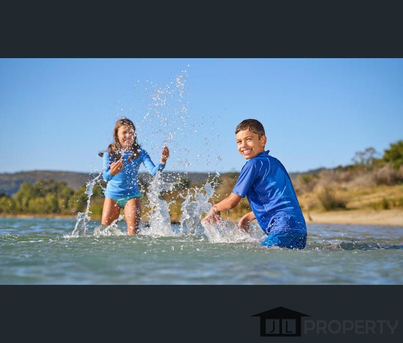 14 Gippsland Pde, Champion Lakes, WA 6111