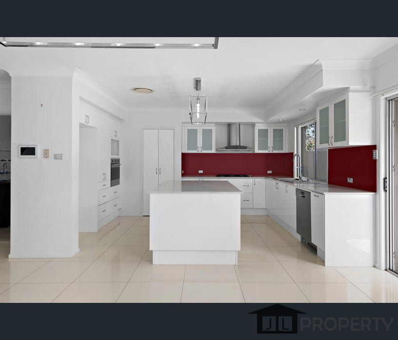 118 Holdsworth Drive, Mount Annan, NSW 2567