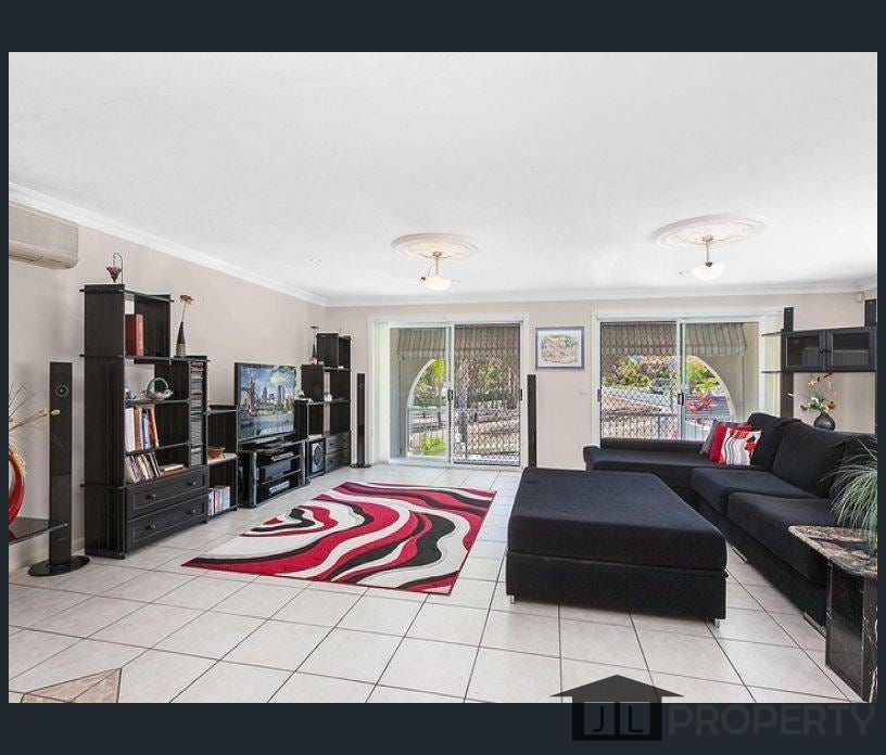 27 Alamau Street, Benowa, Qld 4217