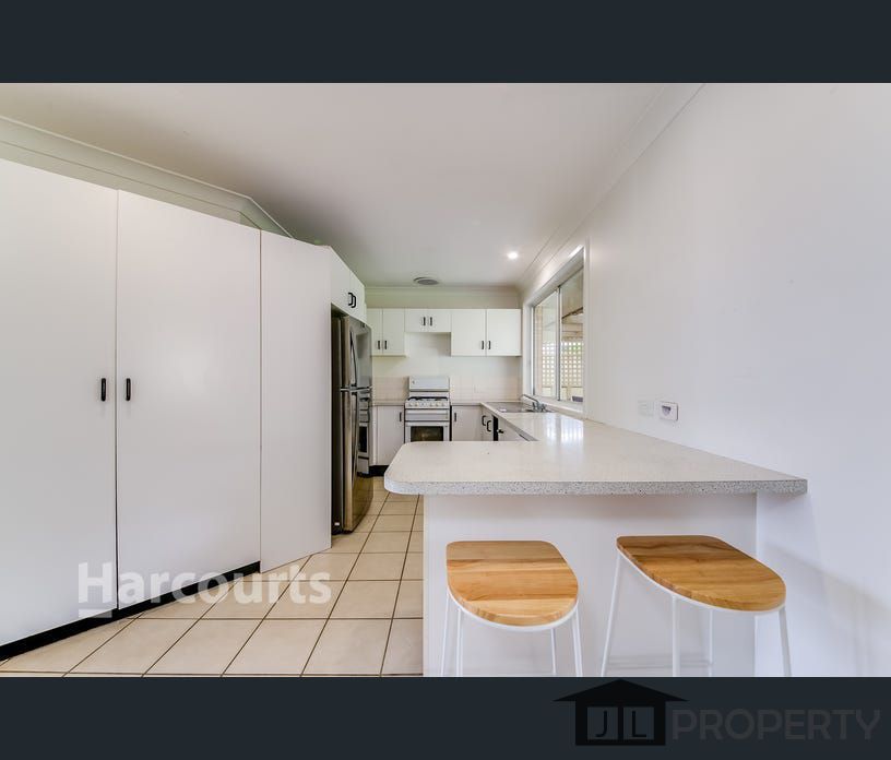 3 Mackillop Crescent, St Helens Park, NSW 2560