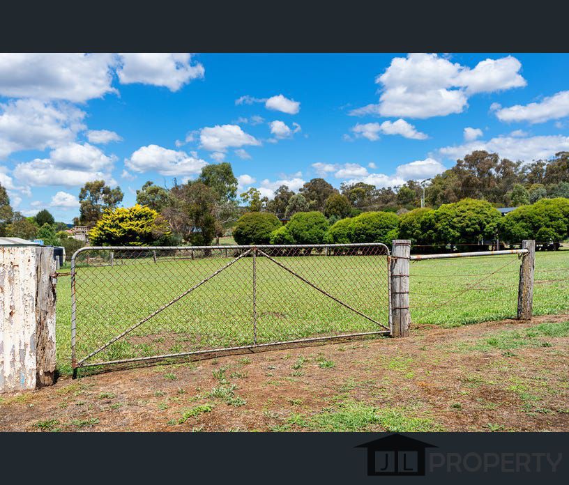 11 Dann Street, Campbells Creek, Vic 3451