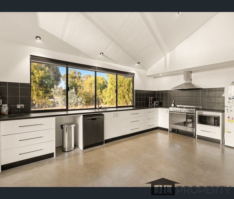 114 Summer Brace, Yallingup, WA 6282