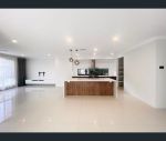 thumbnail-6-moss-street-helensvale-qld-4212-2