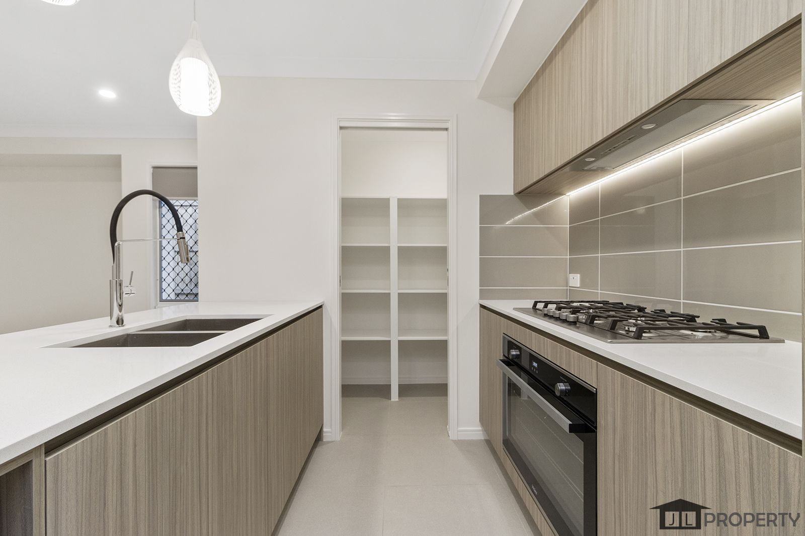 Sell House: Jimboomba QLD 4280