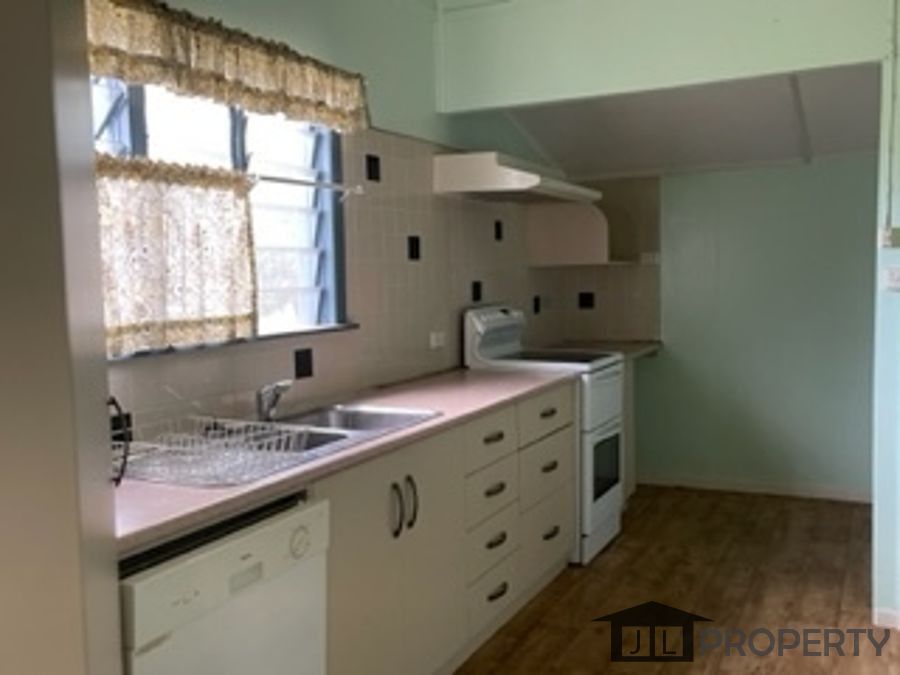 28 Fifth Avenue, Scottville QLD 4804