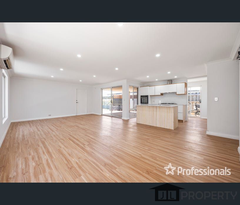 11 Grassdale Parkway, Ellenbrook, WA 6069