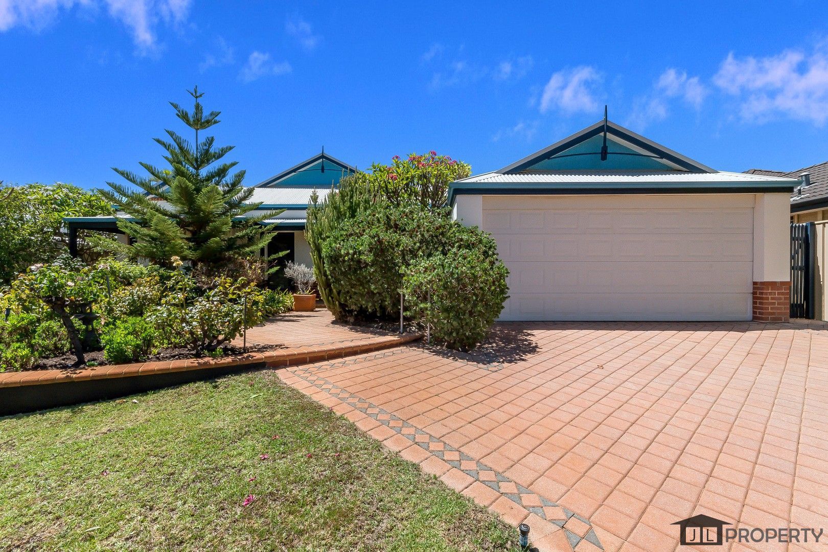10 McInnes Way, Canning Vale WA 6155
