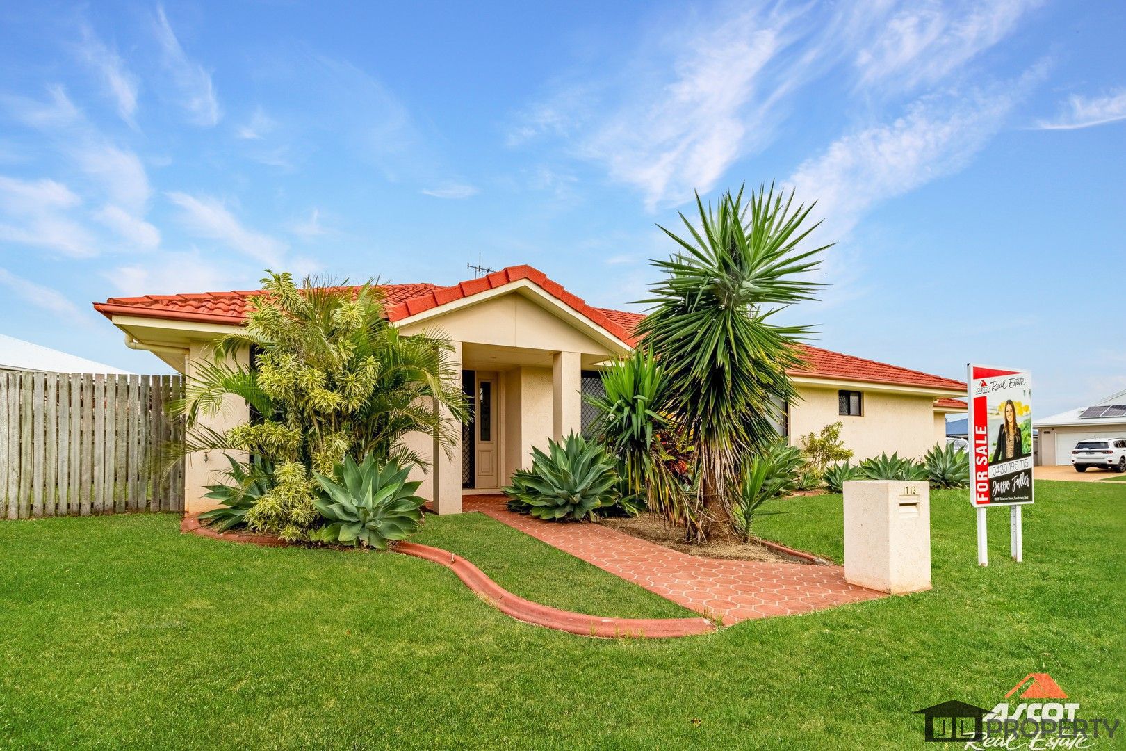 13 Toppers Drive, Coral Cove QLD 4670