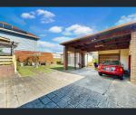 thumbnail-17-balmoral-avenue-strathmore-vic-3041-2