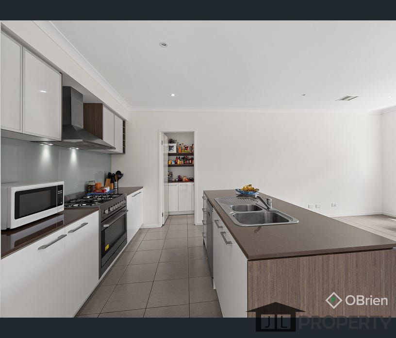 30 Higgins Street, Fraser Rise, Vic 3336