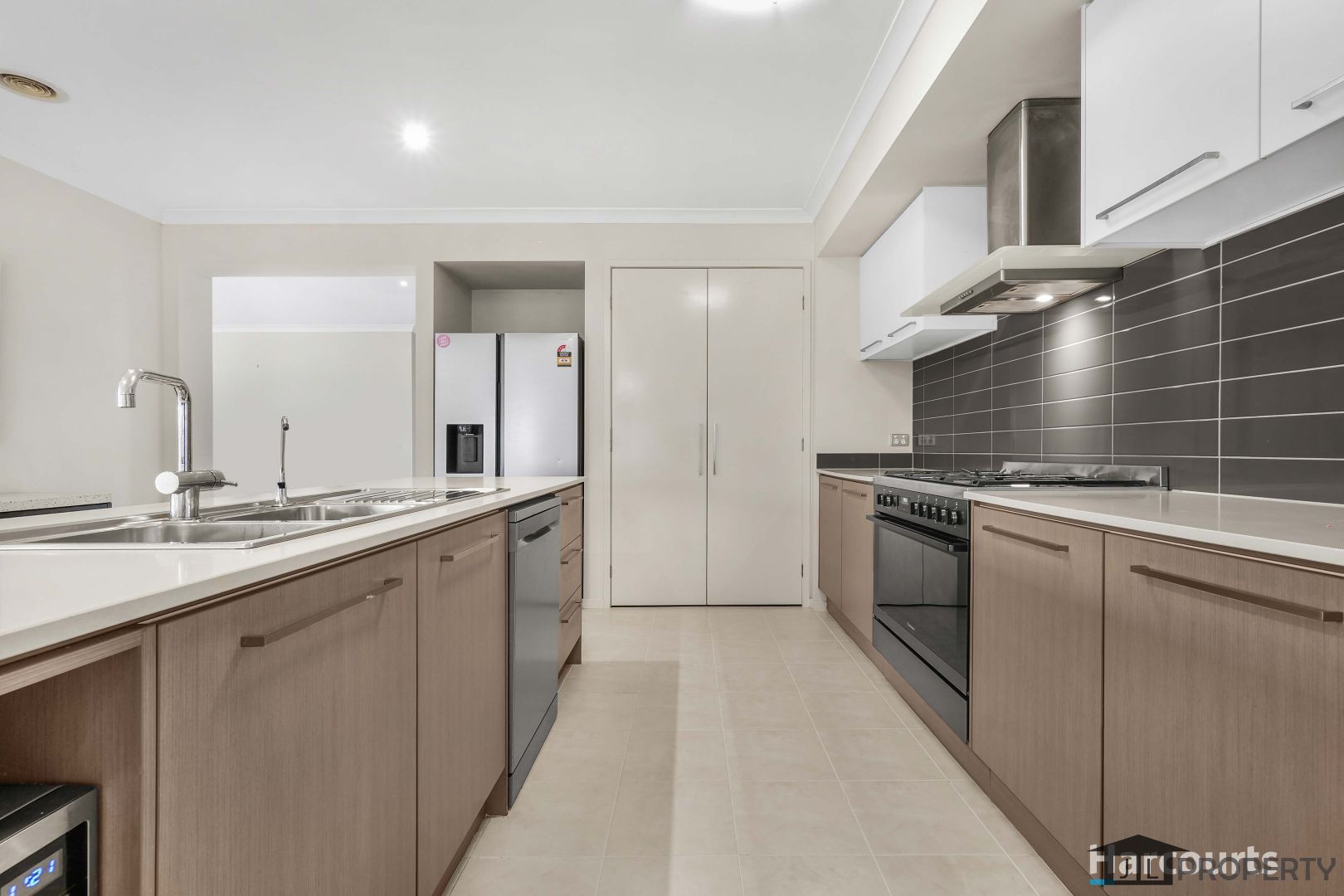 39 Honeyeater Way, Pakenham VIC 3810