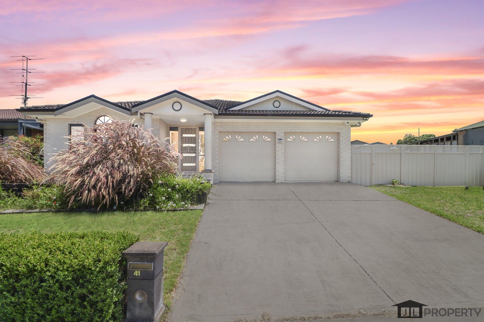 41 Neath Street, Pelaw Main NSW 2327