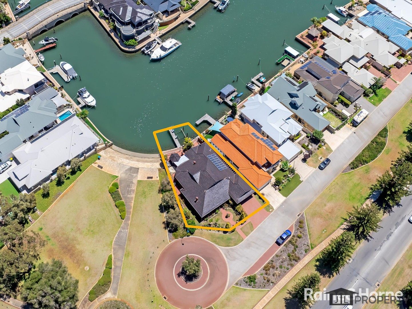 1 Starfire Close, Halls Head WA 6210