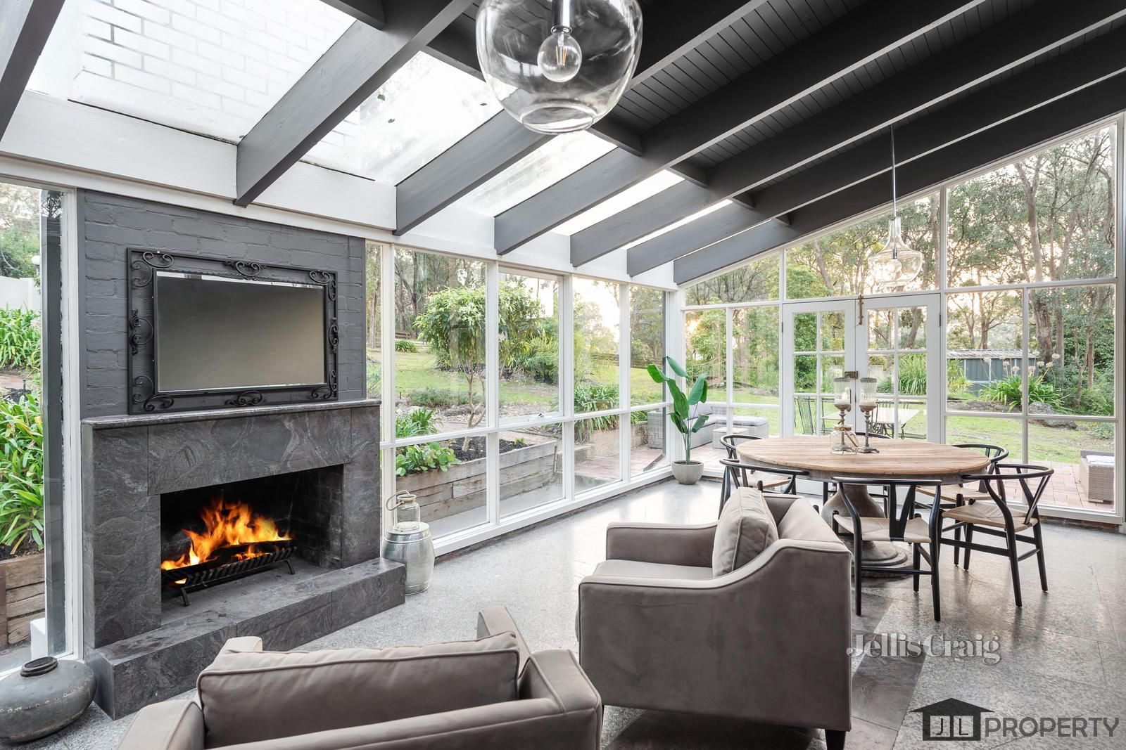 10 Eva Street, Research VIC 3095