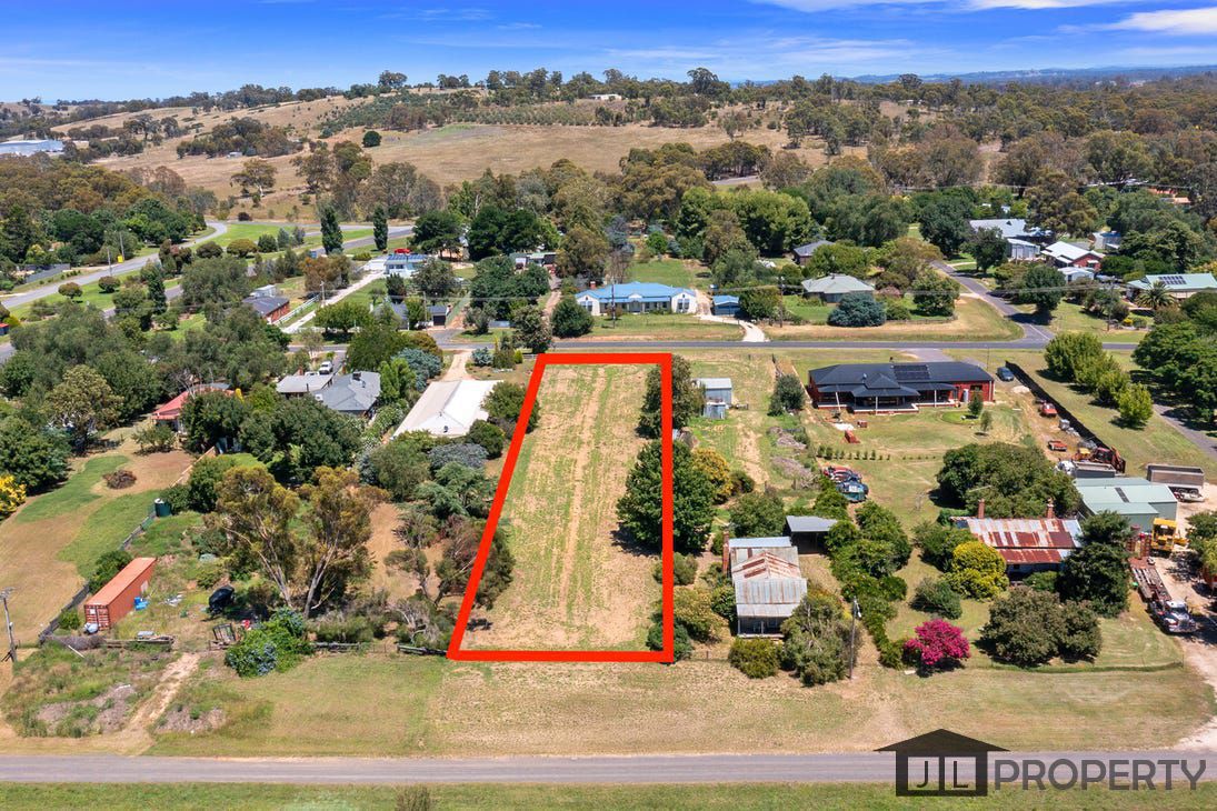 8 HUGHES STREET, Avenel, Vic 3664