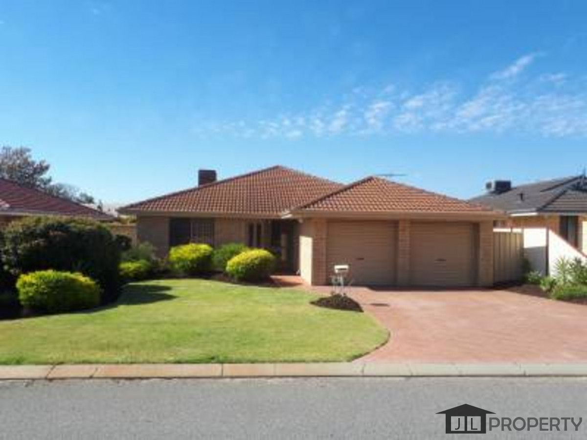 8 Nairana Place, Currambine WA 6028