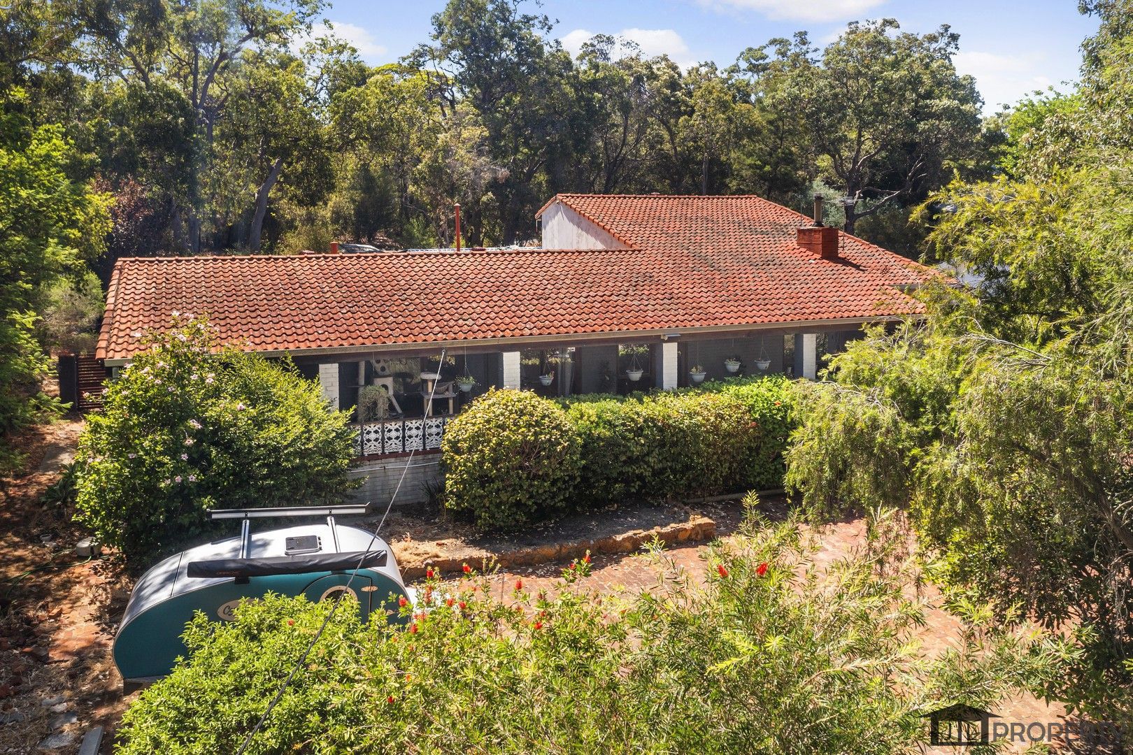 22 Headingly Road, Kalamunda WA 6076