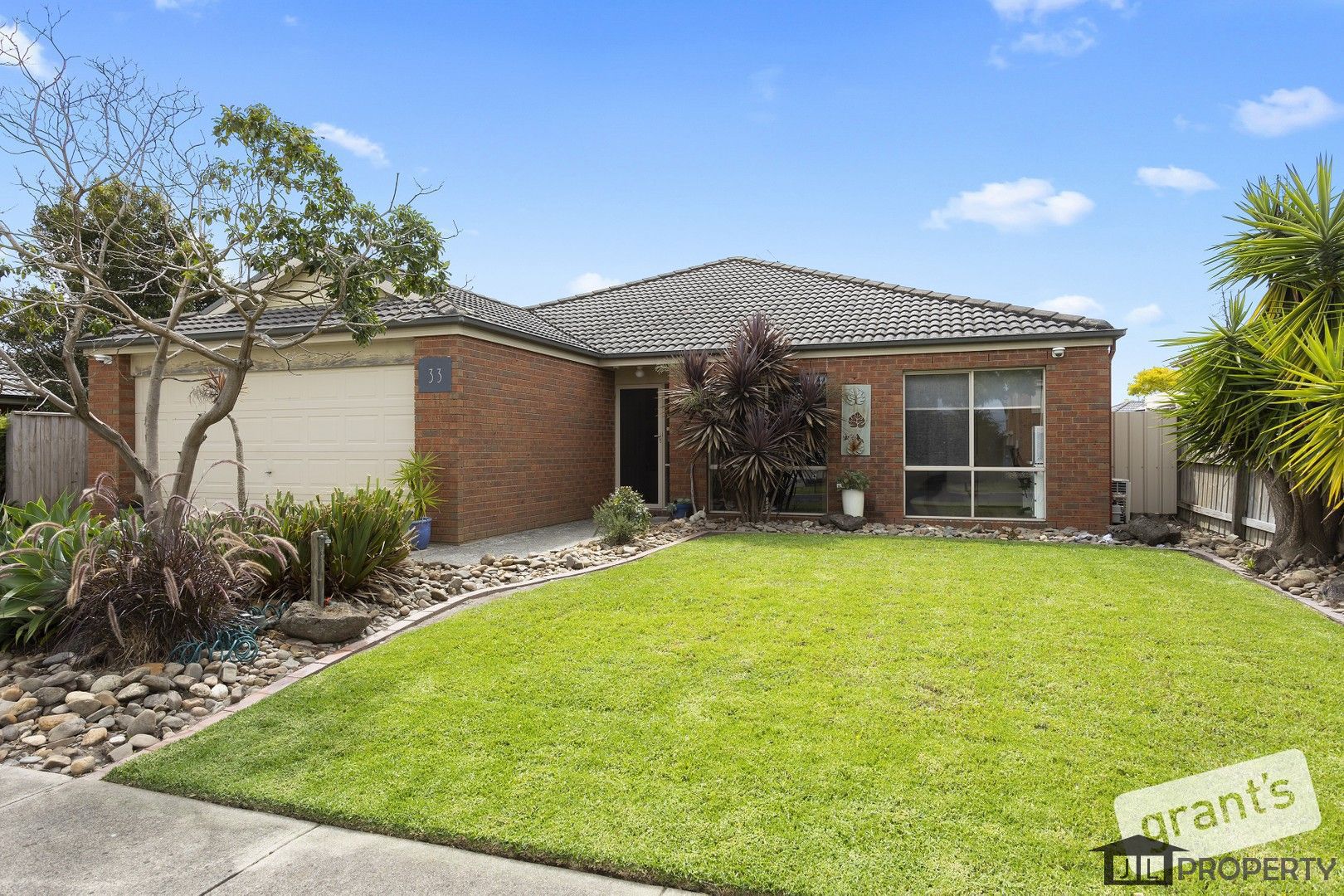 33 St Georges Road, Narre Warren South VIC 3805