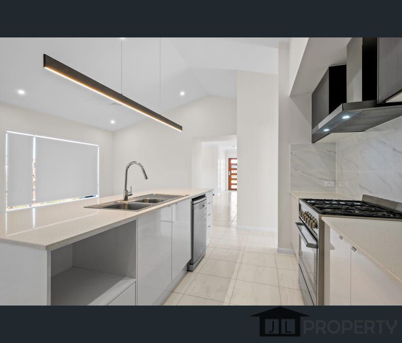 31 Explorers Road, White Rock, Qld 4306