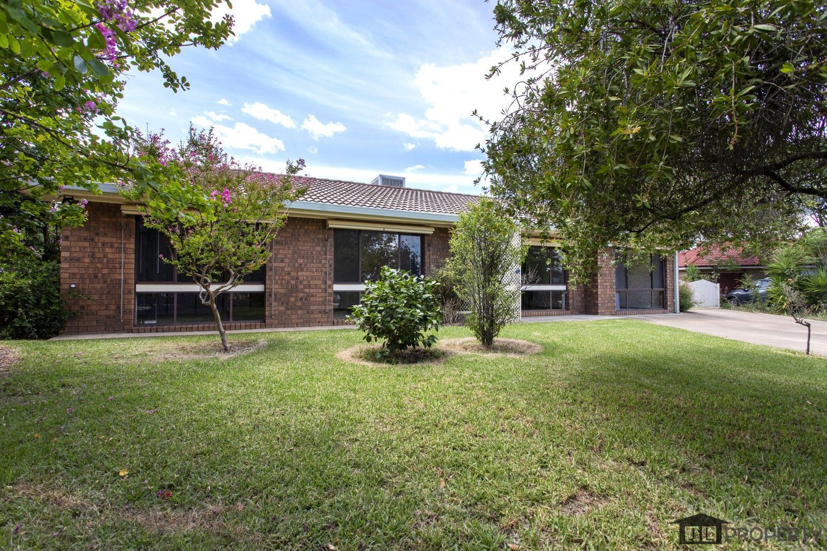 10 Coolabah Crescent, Cowra NSW 2794