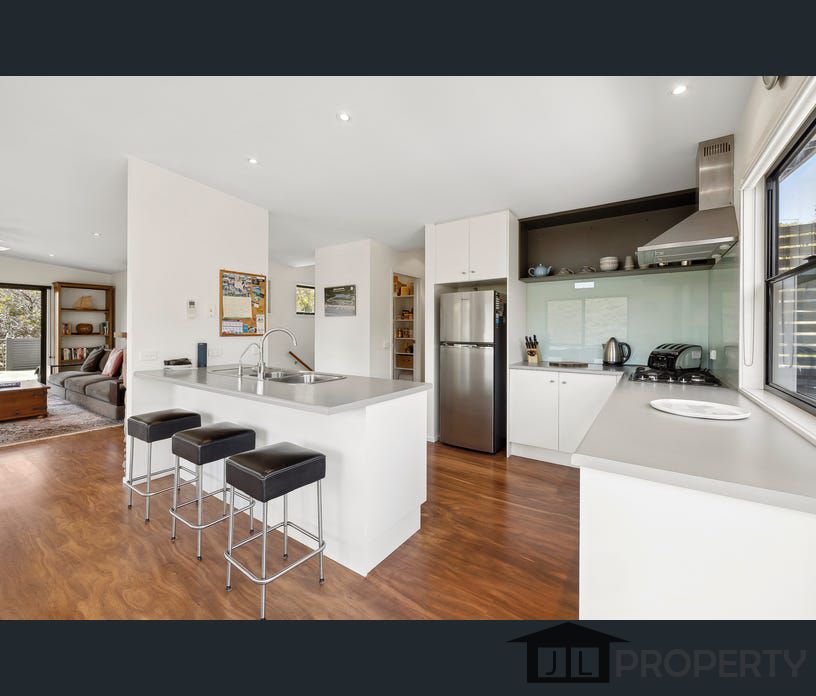 32 She Oak Crescent, Fairhaven, Vic 3231