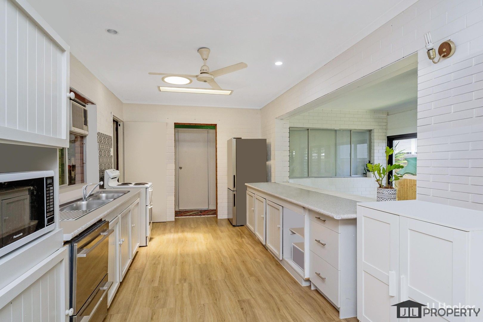 18 Edwards Street, West End QLD 4810