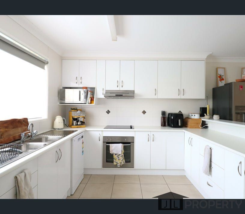 1 & 2 / 185 Edwardes Street, Roma, Qld 4455