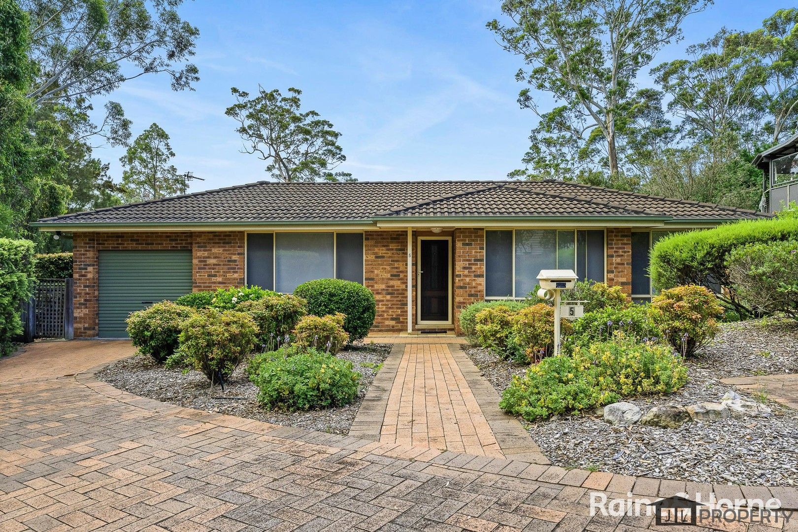 5 Allunga Place, Narrawallee NSW 2539
