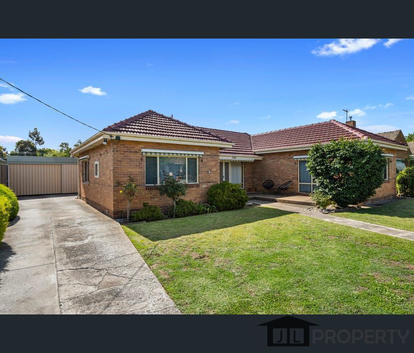 4 Margaret Crescent, Flora Hill, Vic 3550