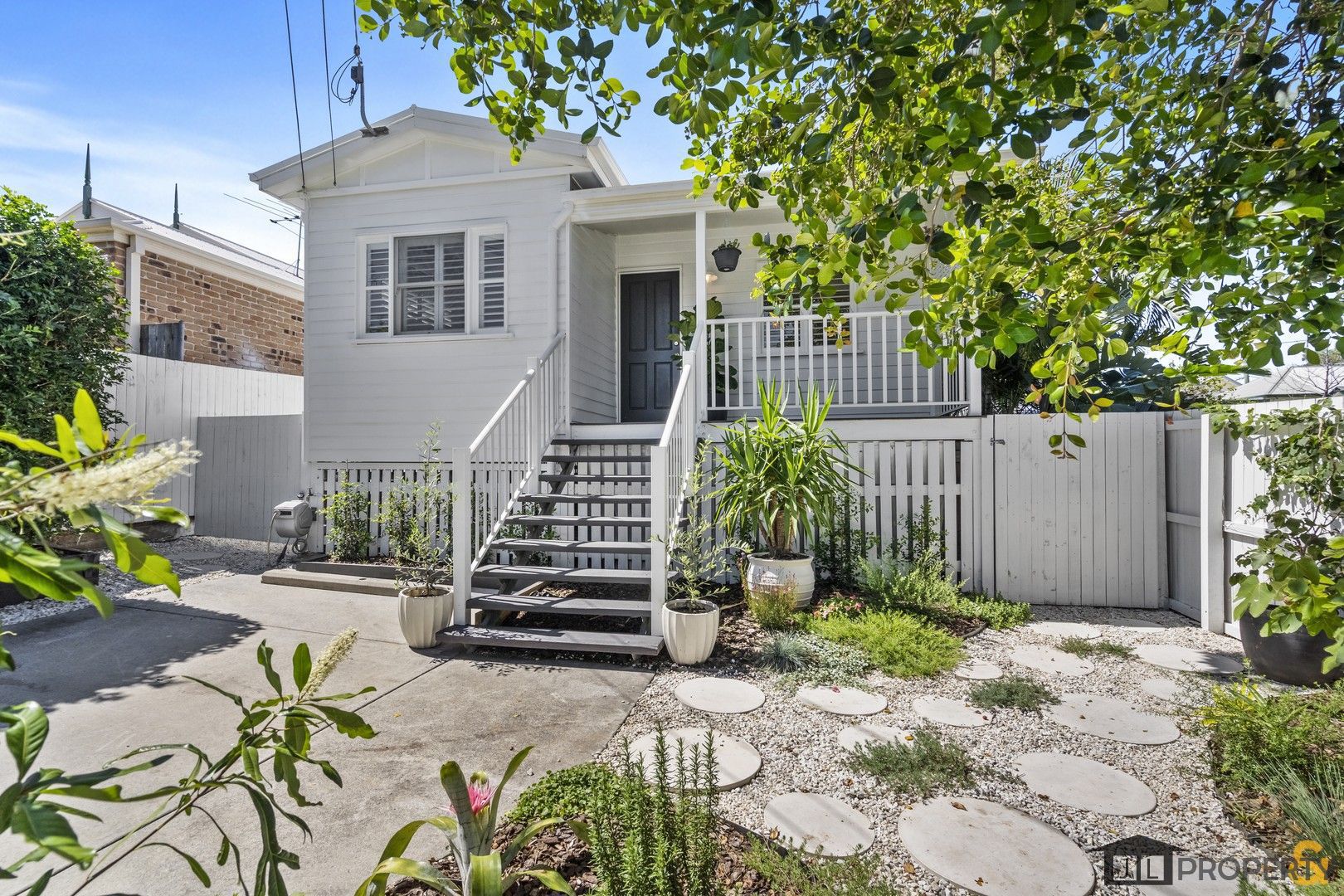 64 Crown Street, Wynnum QLD 4178