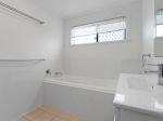 thumbnail-12-daydream-court-kawungan-qld-4655-10