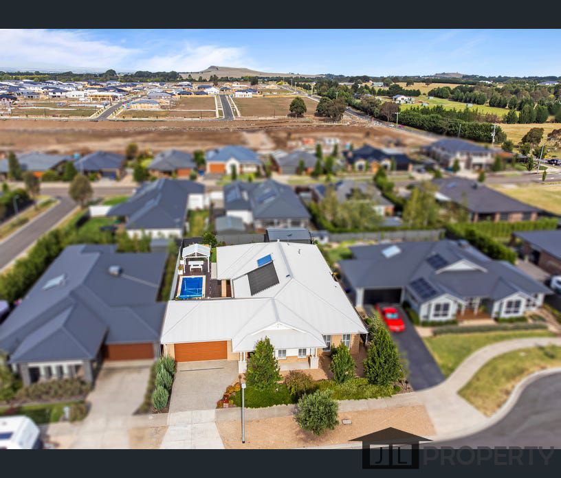 4 Banker Court, Gisborne, Vic 3437