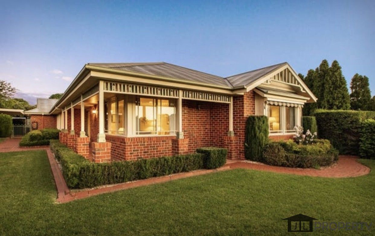 Rent House: West Albury NSW 2640