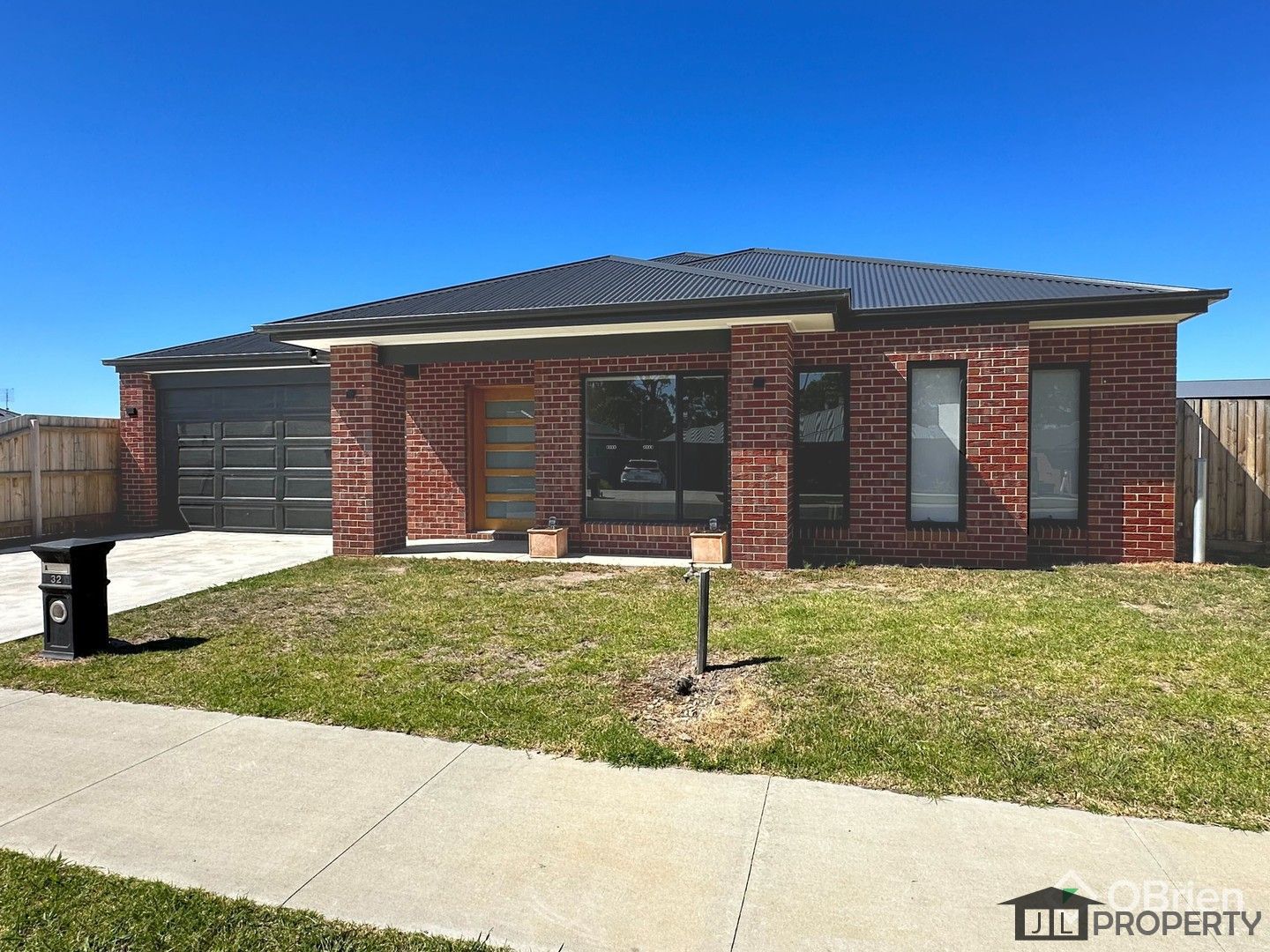 32 Houghton Crescent, Eagle Point VIC 3878