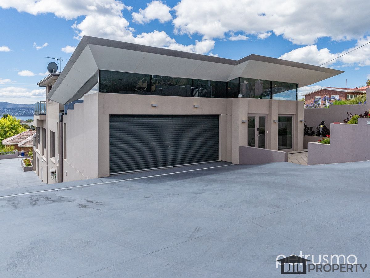 11 Cheverton Parade, Sandy Bay TAS 7005